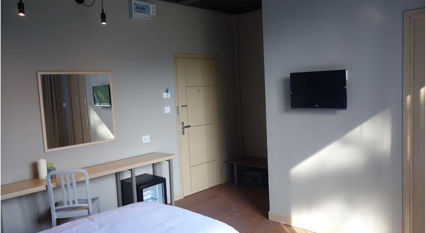 Hello Islands | The Beacha Club