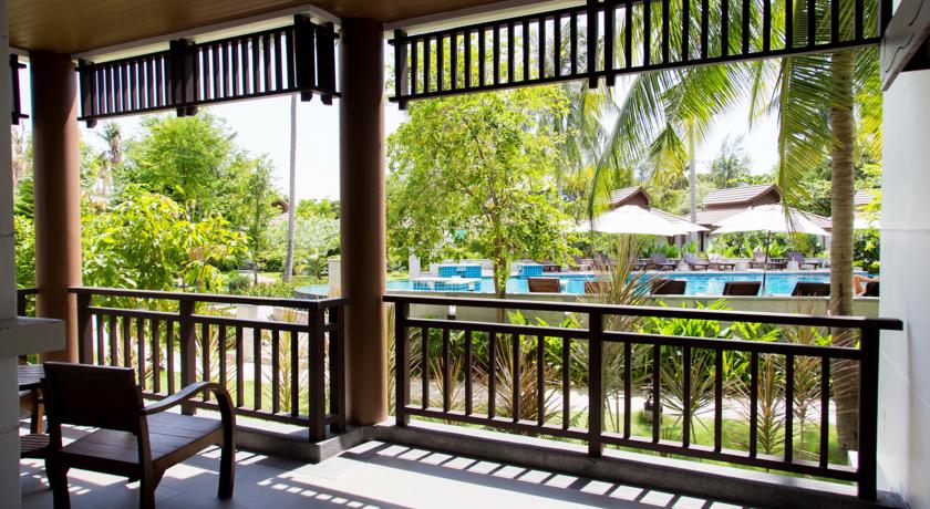 Hello Islands | Maehaad Bay Resort