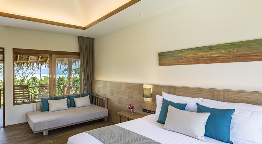 Hello Islands | Phi Phi Island Village Beach Resort