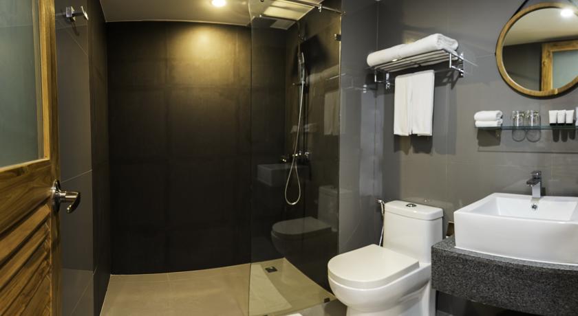 Hello Islands | The Lunar Patong Hotel