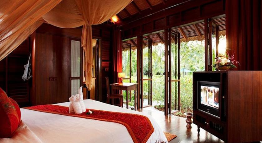 Hello Islands | Zeavola Hotel