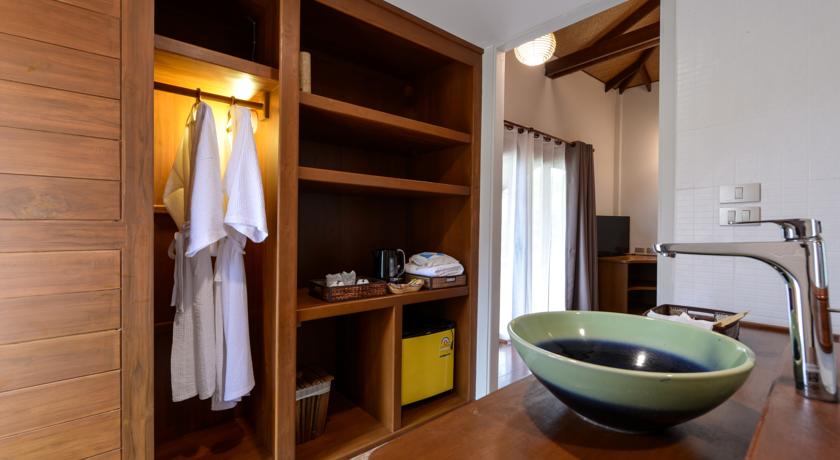 Hello Islands | Pingchan Beachfront Resort