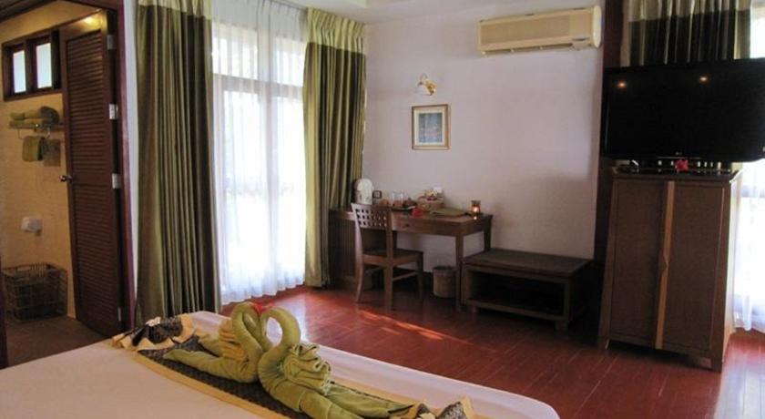 Hello Islands | P.P. Erawan Palms Resort